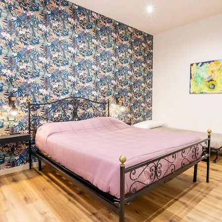 The First Apartamento Cinisi